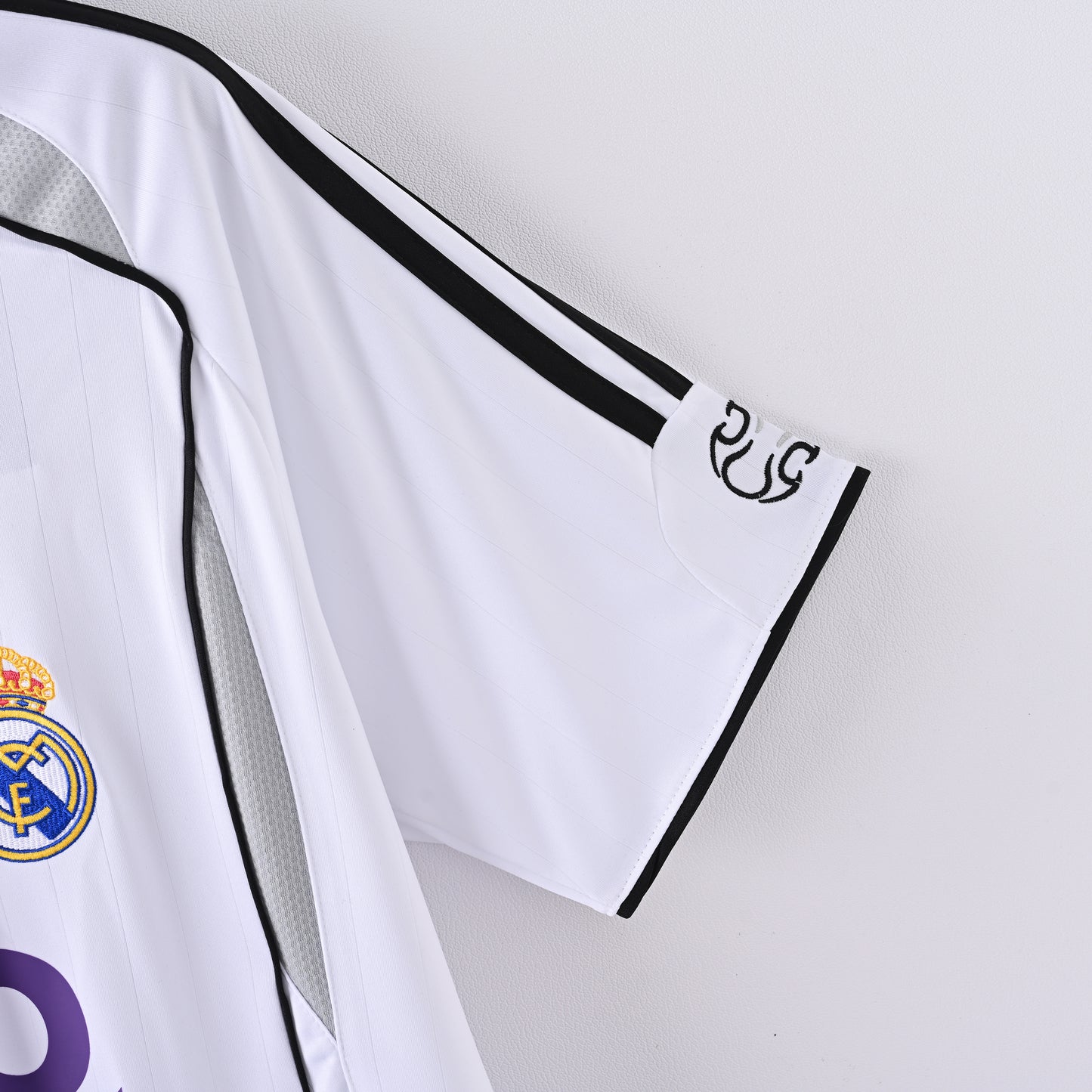 Real Madrid 06-07 Home Kit Soccer Jersey (Retro)