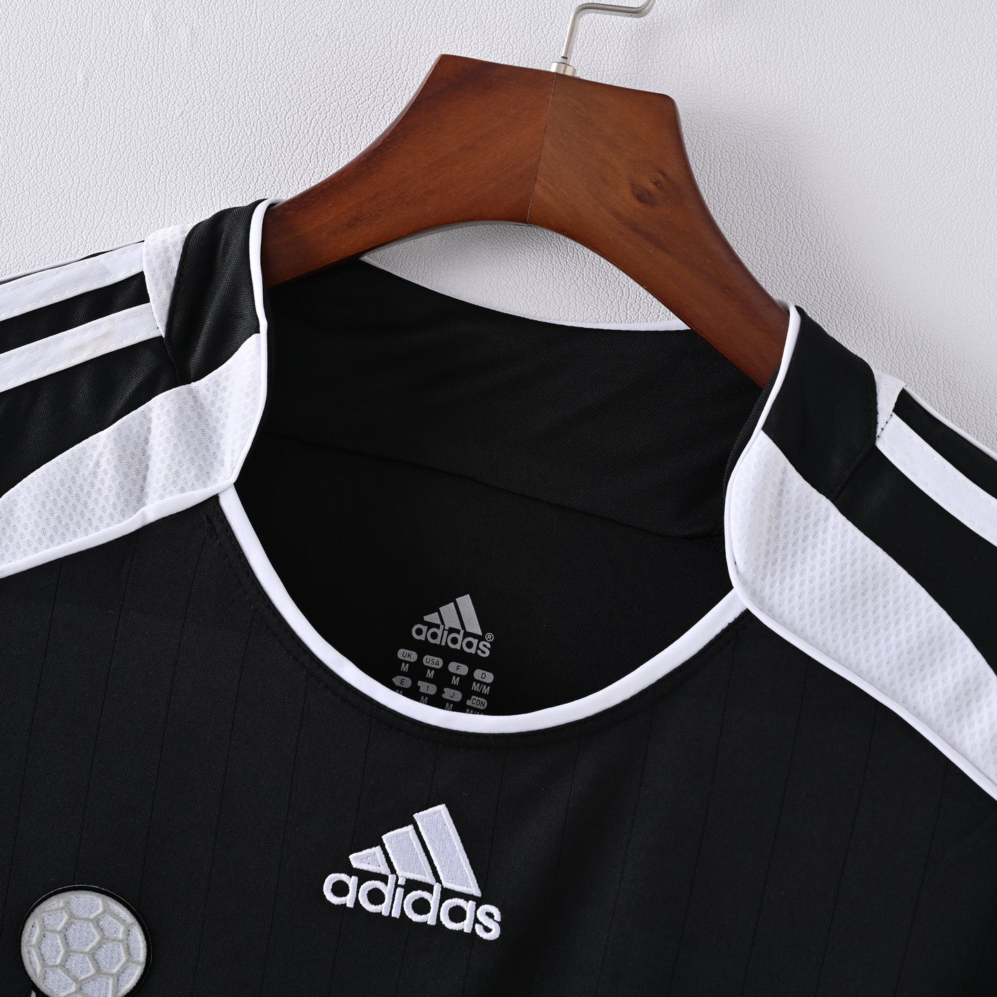 Real Madrid 06-07 Away Kit Soccer Jersey (Retro)