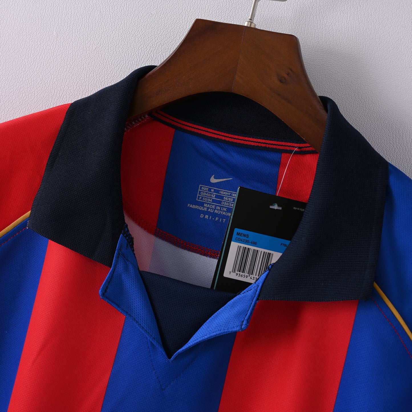 Barcelona 01-02 Home Kit Soccer Jersey (Retro)