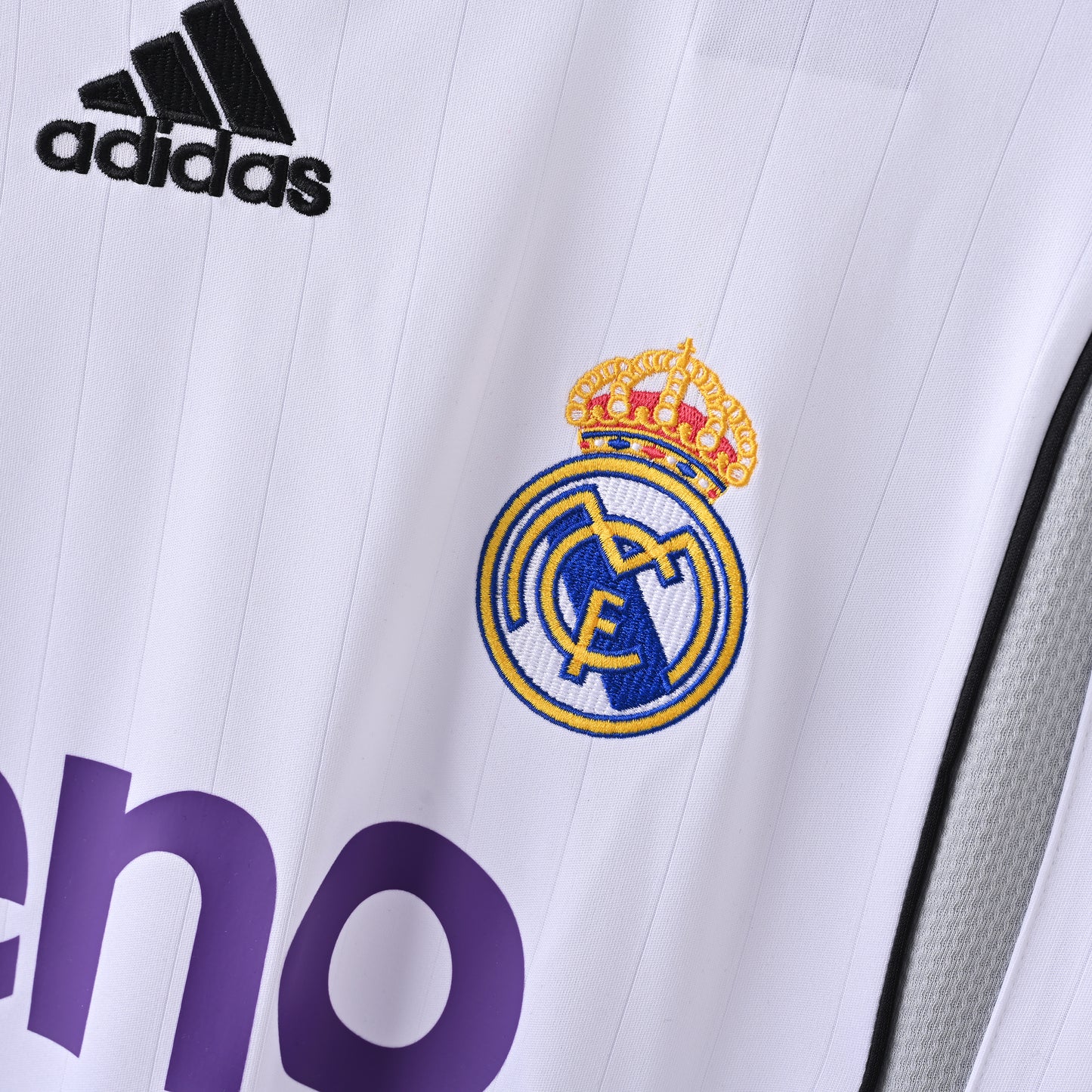 Real Madrid 06-07 Home Kit Soccer Jersey (Retro)