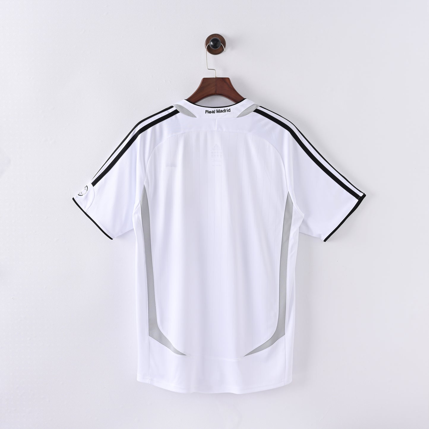 Real Madrid 06-07 Home Kit Soccer Jersey (Retro)