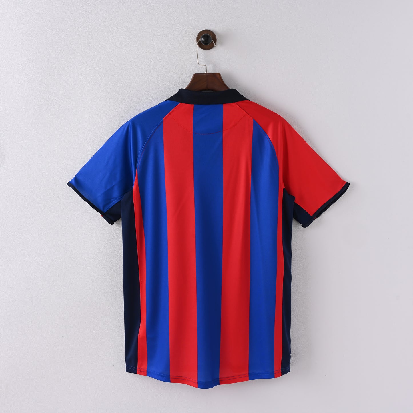 Barcelona 01-02 Home Kit Soccer Jersey (Retro)