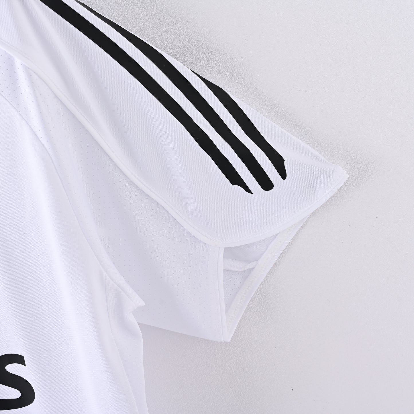 Real Madrid 05-06 Home Kit Soccer Jersey (Retro)