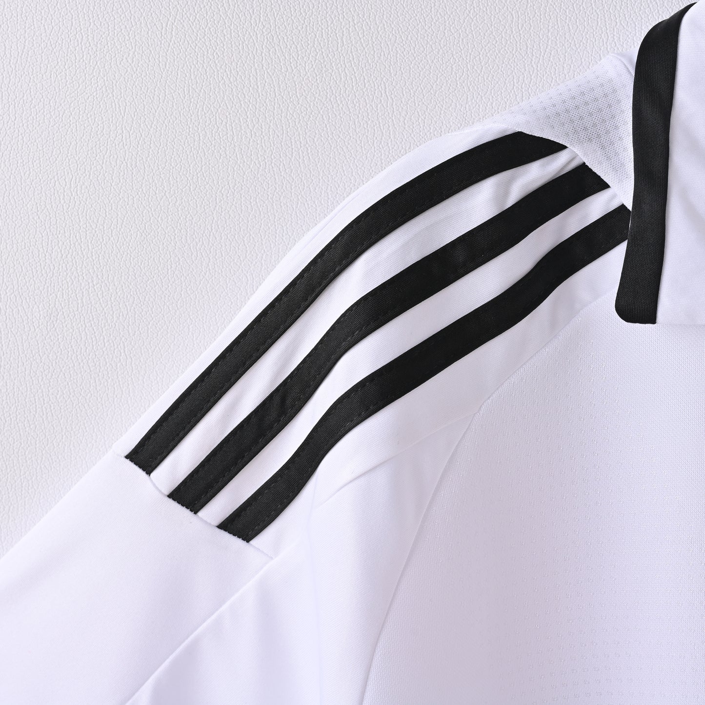Real Madrid 08-09 Home Kit Soccer Jersey (Retro)