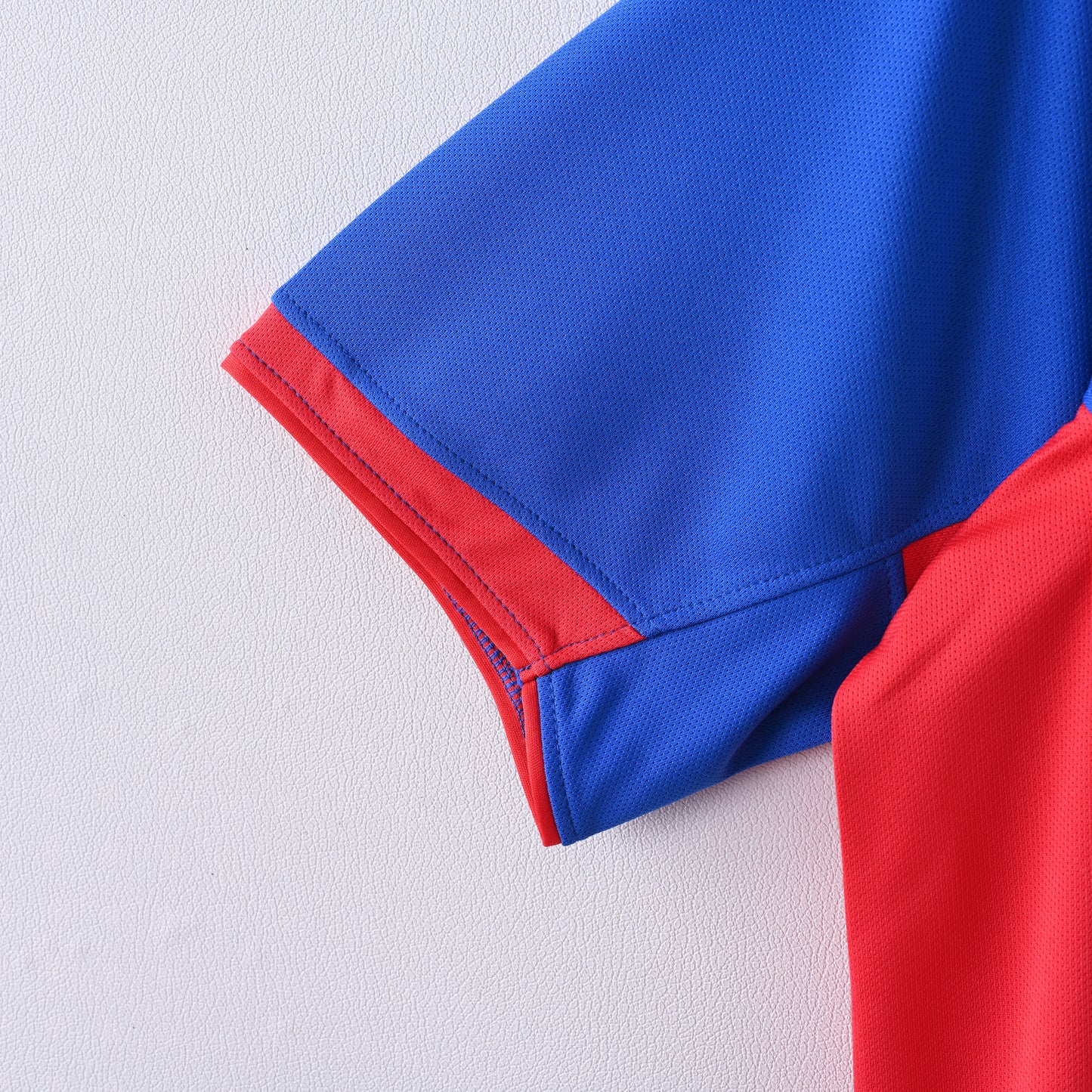 Barcelona 04-05 Home Kit Soccer Jersey (Retro)