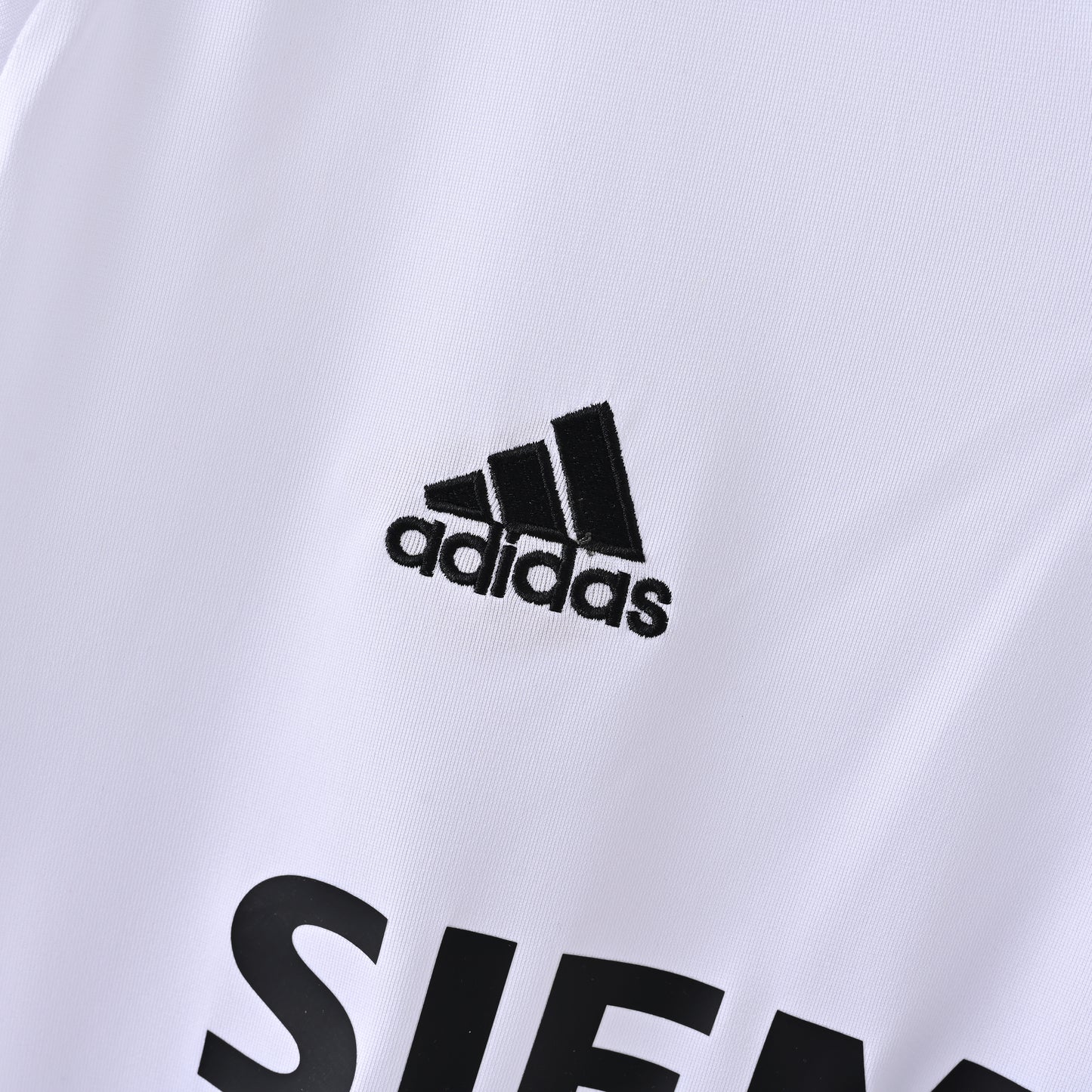 Real Madrid 05-06 Home Kit Soccer Jersey (Retro)
