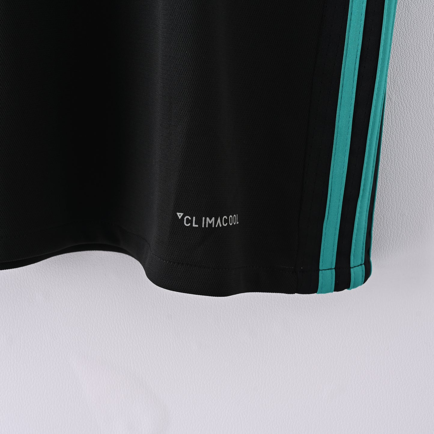 Real Madrid 17-18 Away Kit Soccer Jersey (Retro)