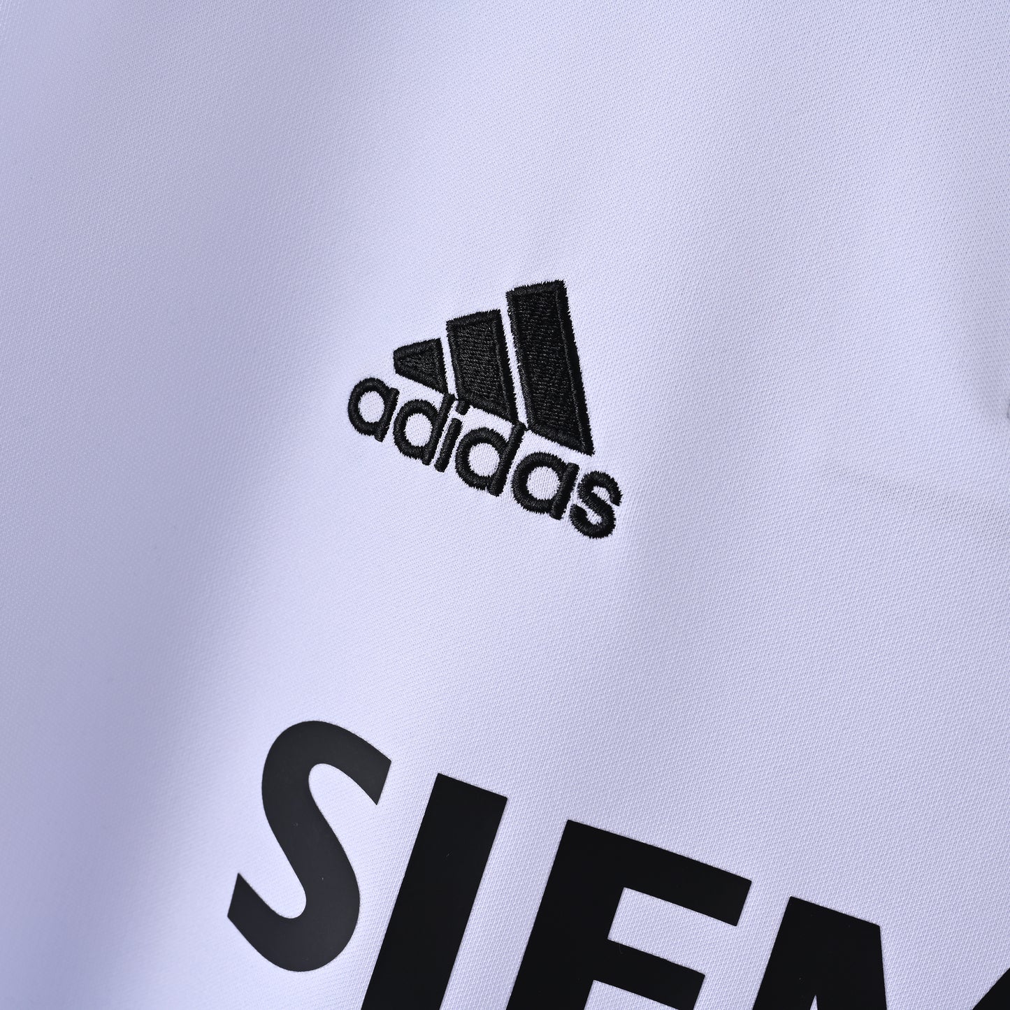 Real Madrid 03-04 Home Kit Soccer Jersey (Retro)