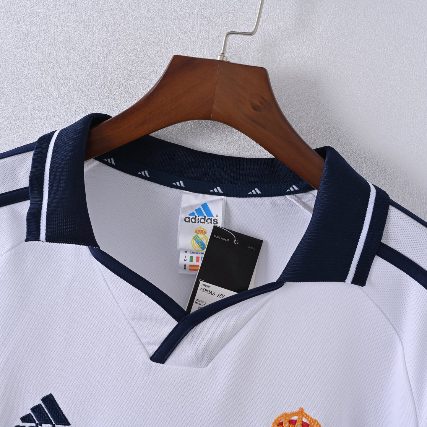 Real Madrid 00-01 Home Kit Soccer Jersey (Retro)