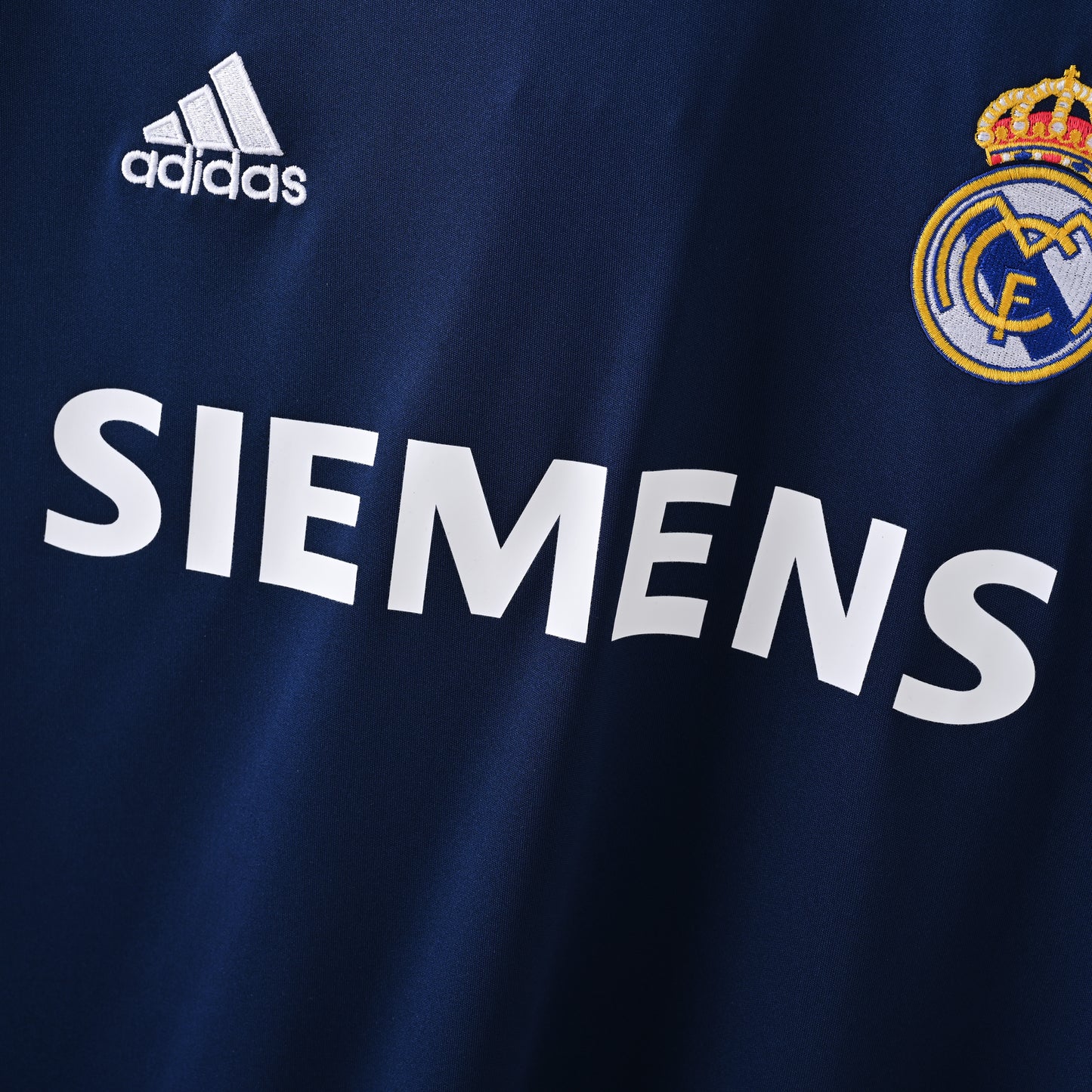 Real Madrid 05-06 Away Kit Soccer Jersey (Retro)
