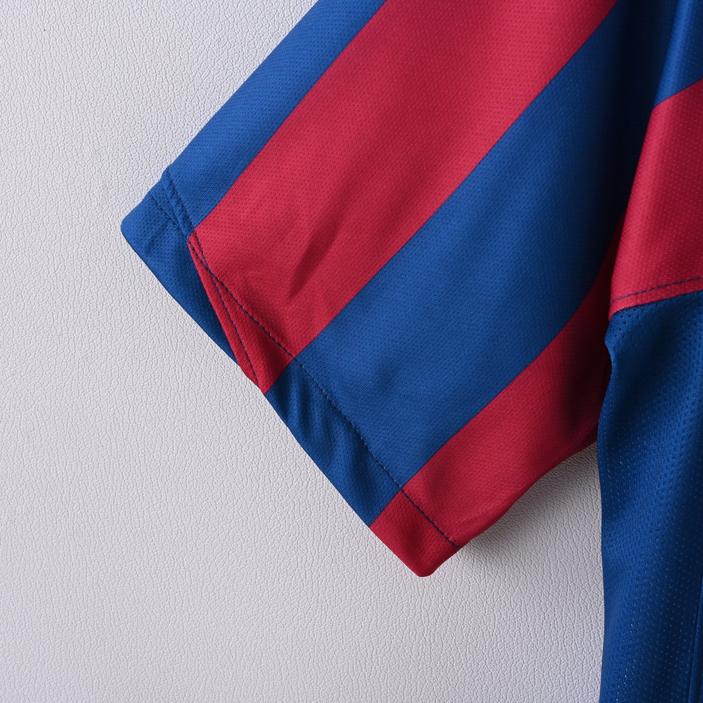 Barcelona 05-06 Home Kit Soccer Jersey (Retro)
