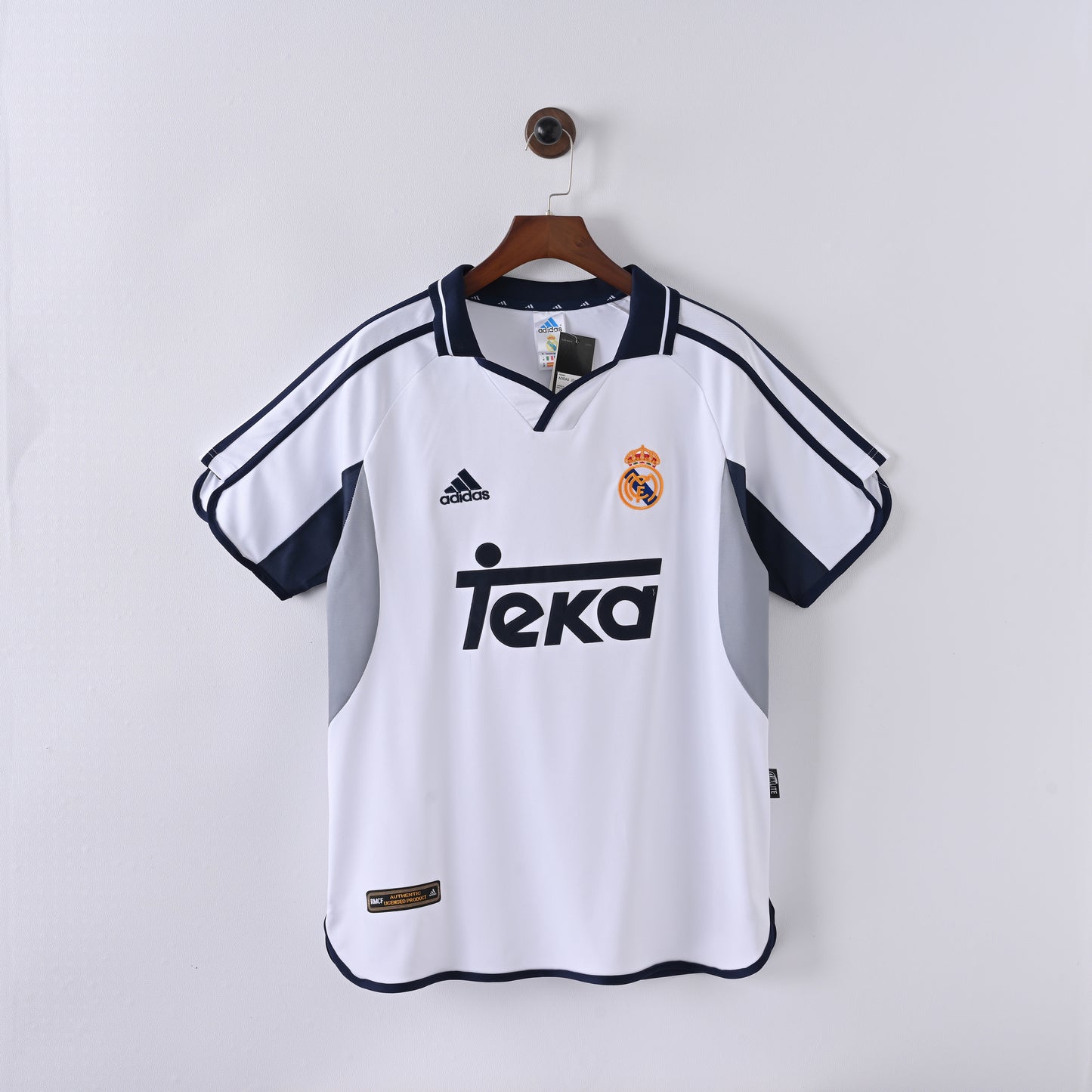 Real Madrid 00-01 Home Kit Soccer Jersey (Retro)