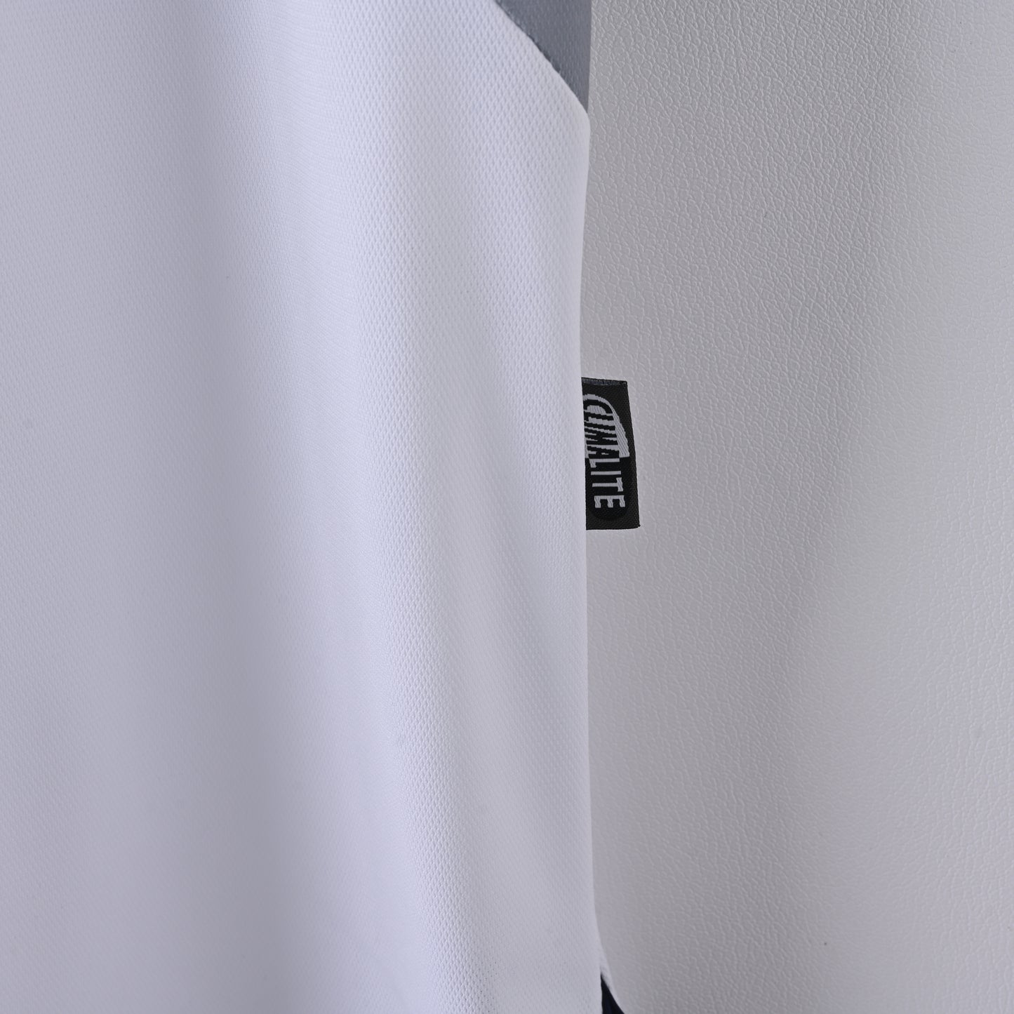Real Madrid 00-01 Home Kit Soccer Jersey (Retro)