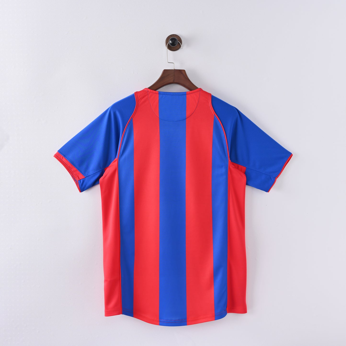 Barcelona 04-05 Home Kit Soccer Jersey (Retro)
