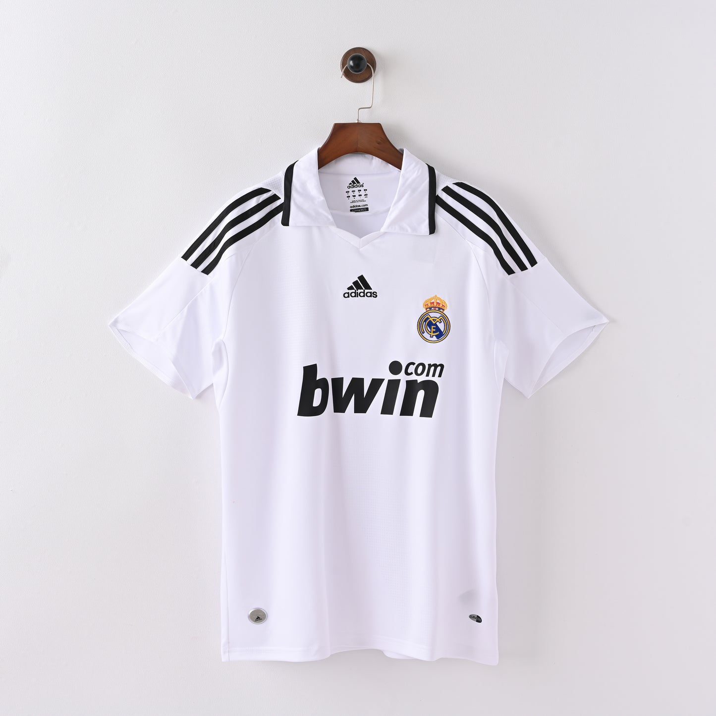Real Madrid 08-09 Home Kit Soccer Jersey (Retro)